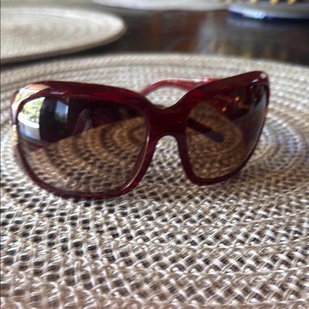 Red Sunglasses - Picture 4 of 4